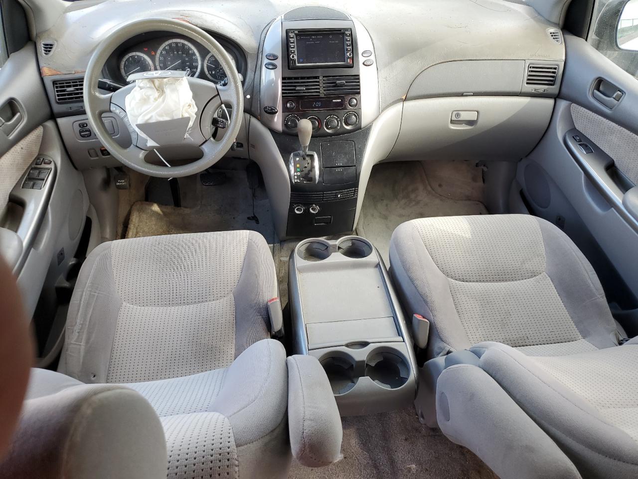 2009 Toyota Sienna - Image 8