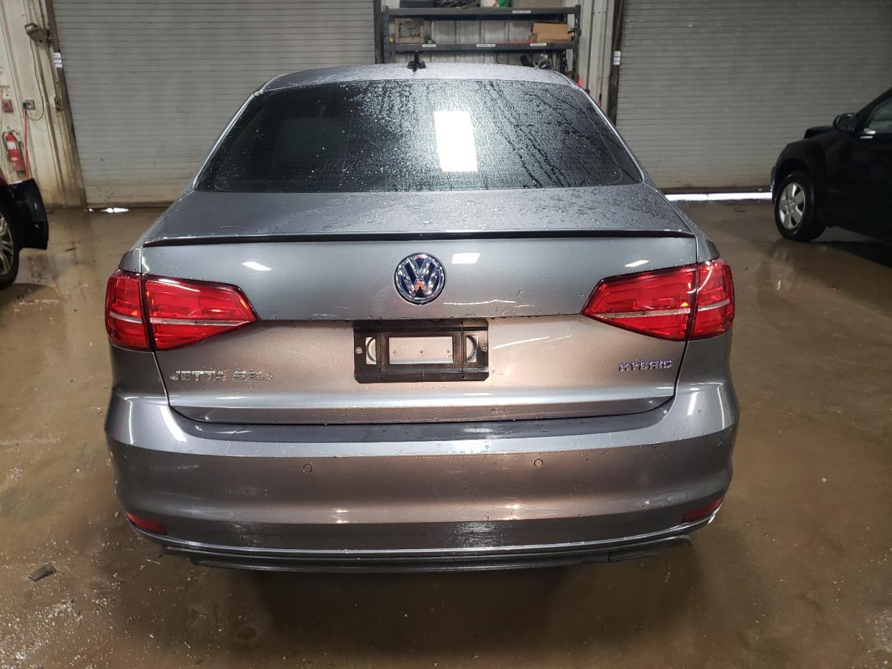 2016 Volkswagen Jetta - Image 6