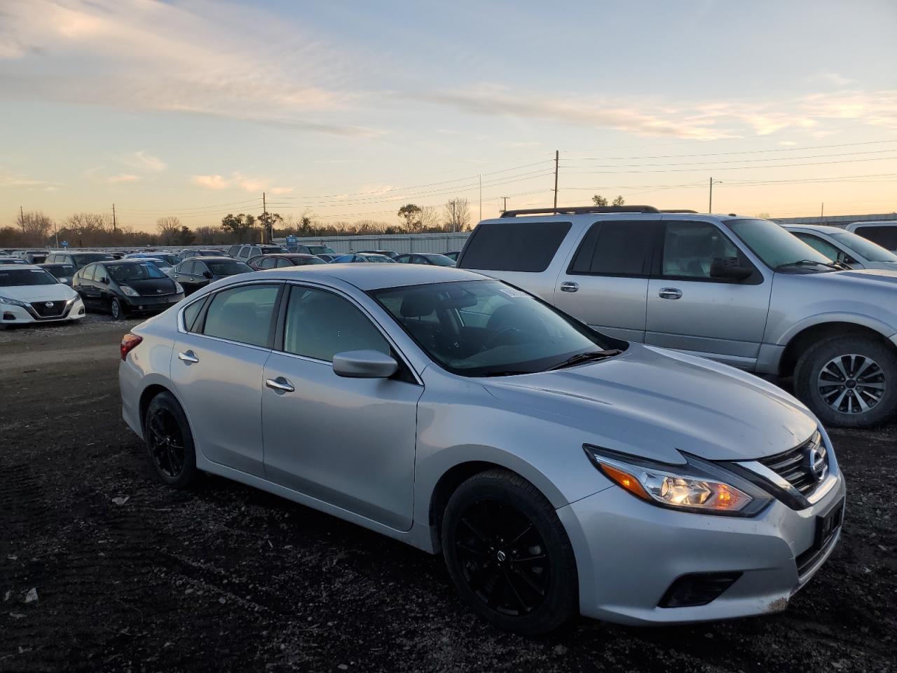 2018 Nissan Altima - Image 4