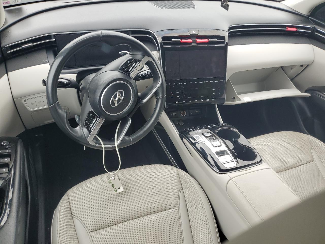 2022 Hyundai Tucson - Image 8