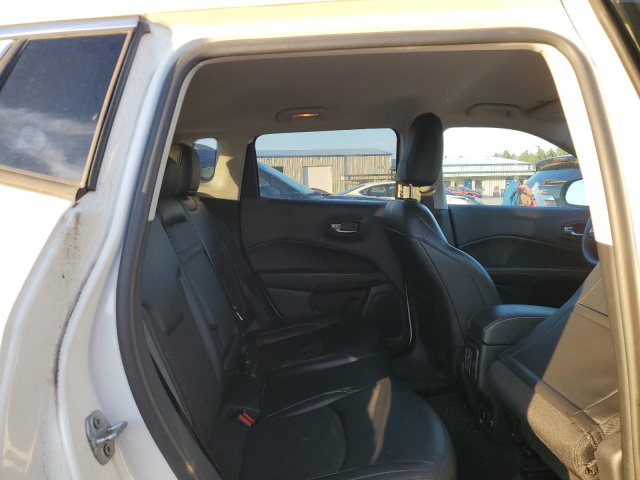 2019 Jeep Compass - Image 11