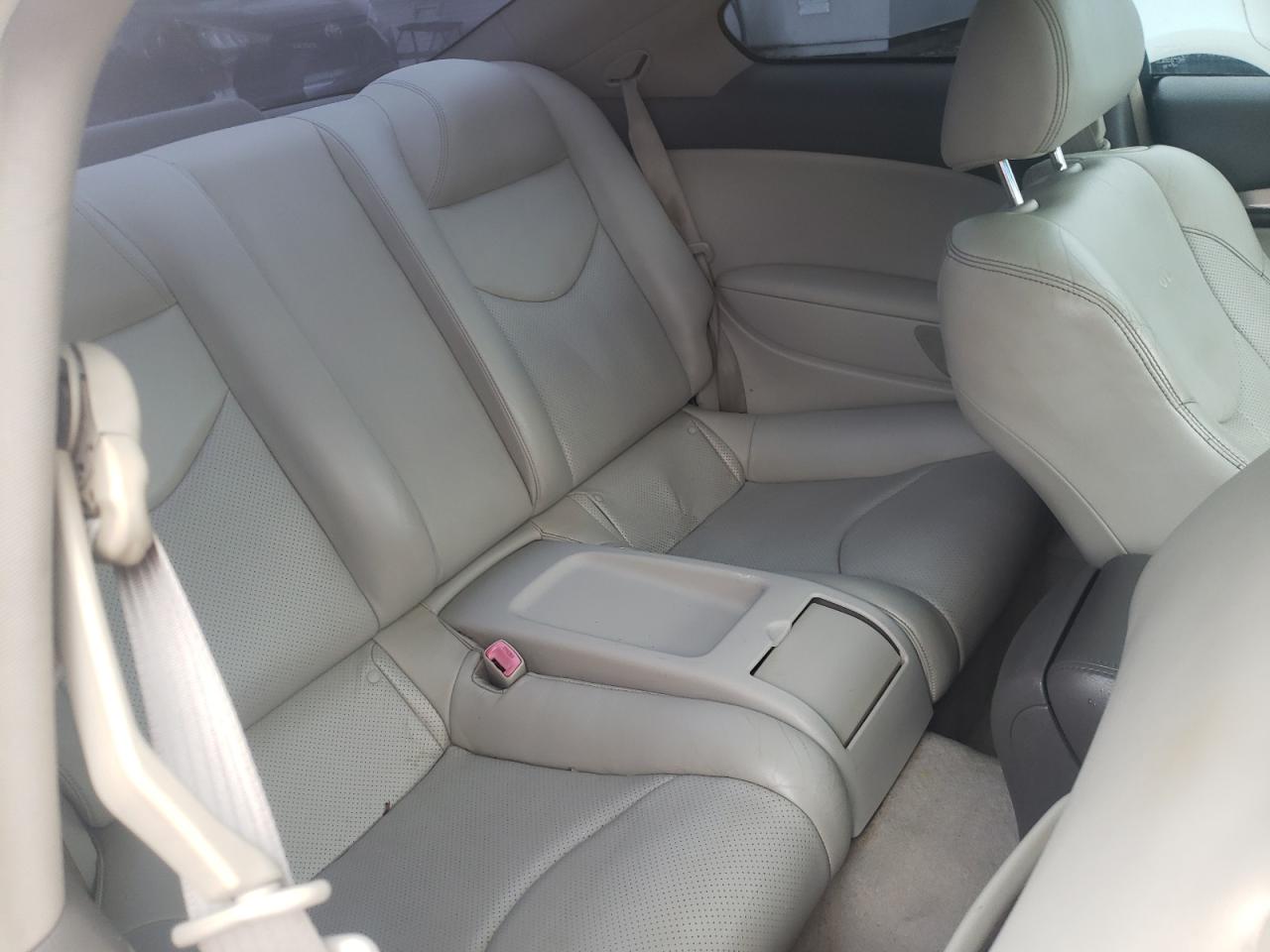 2011 Infiniti G - Image 10