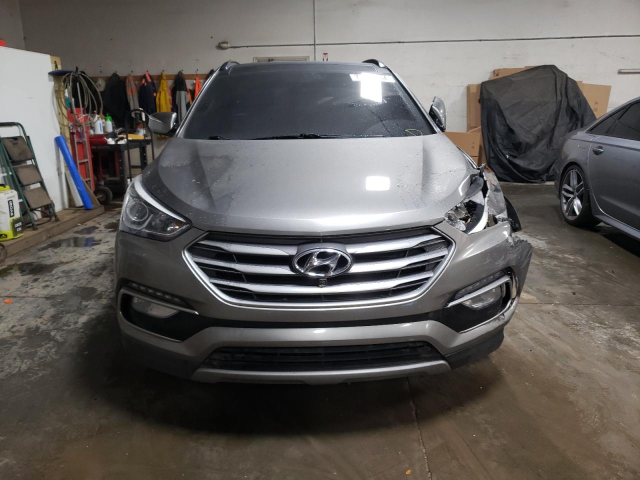 2017 Hyundai Santa Fe - Image 5