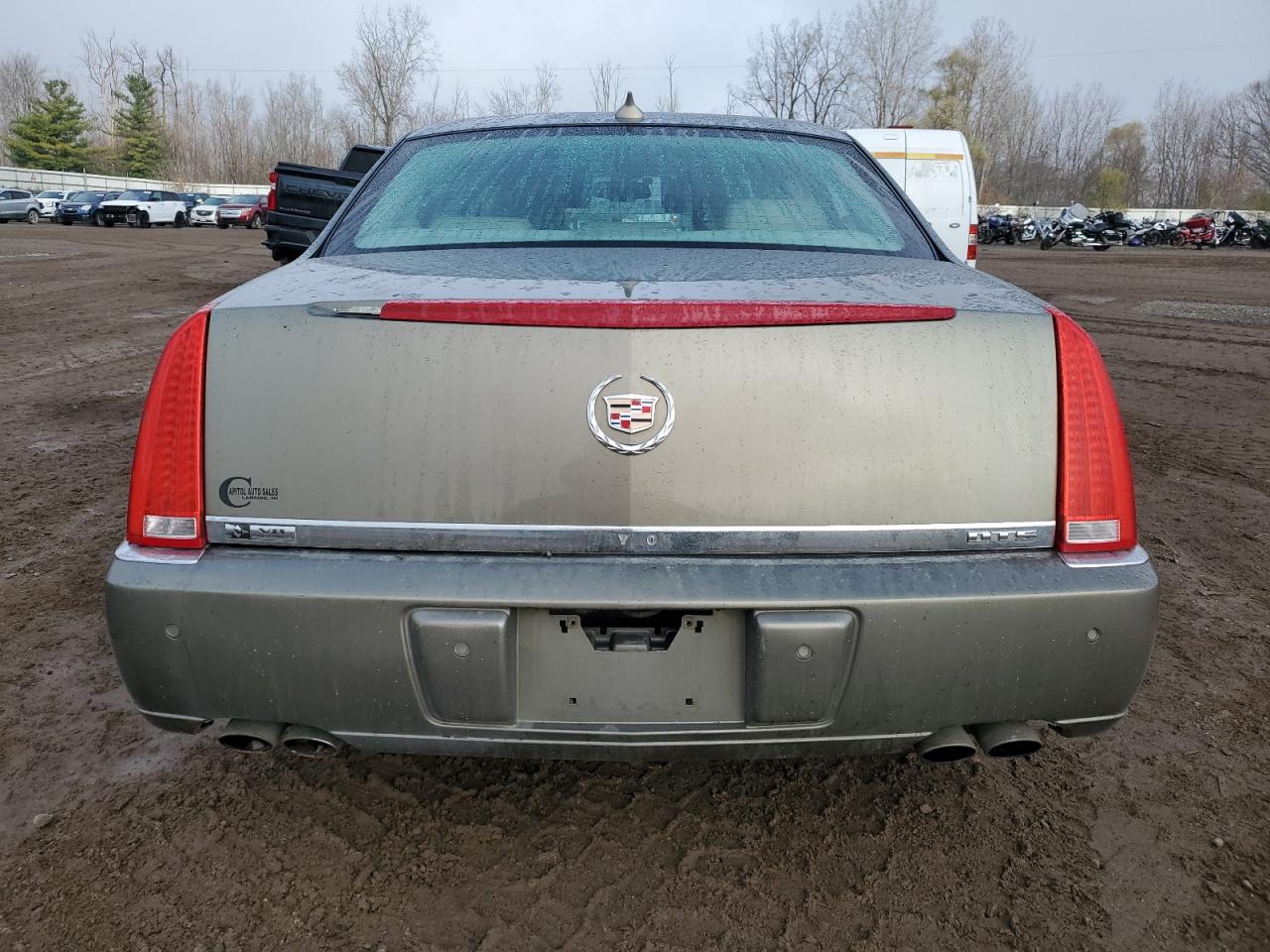 2011 Cadillac DTS - Image 6