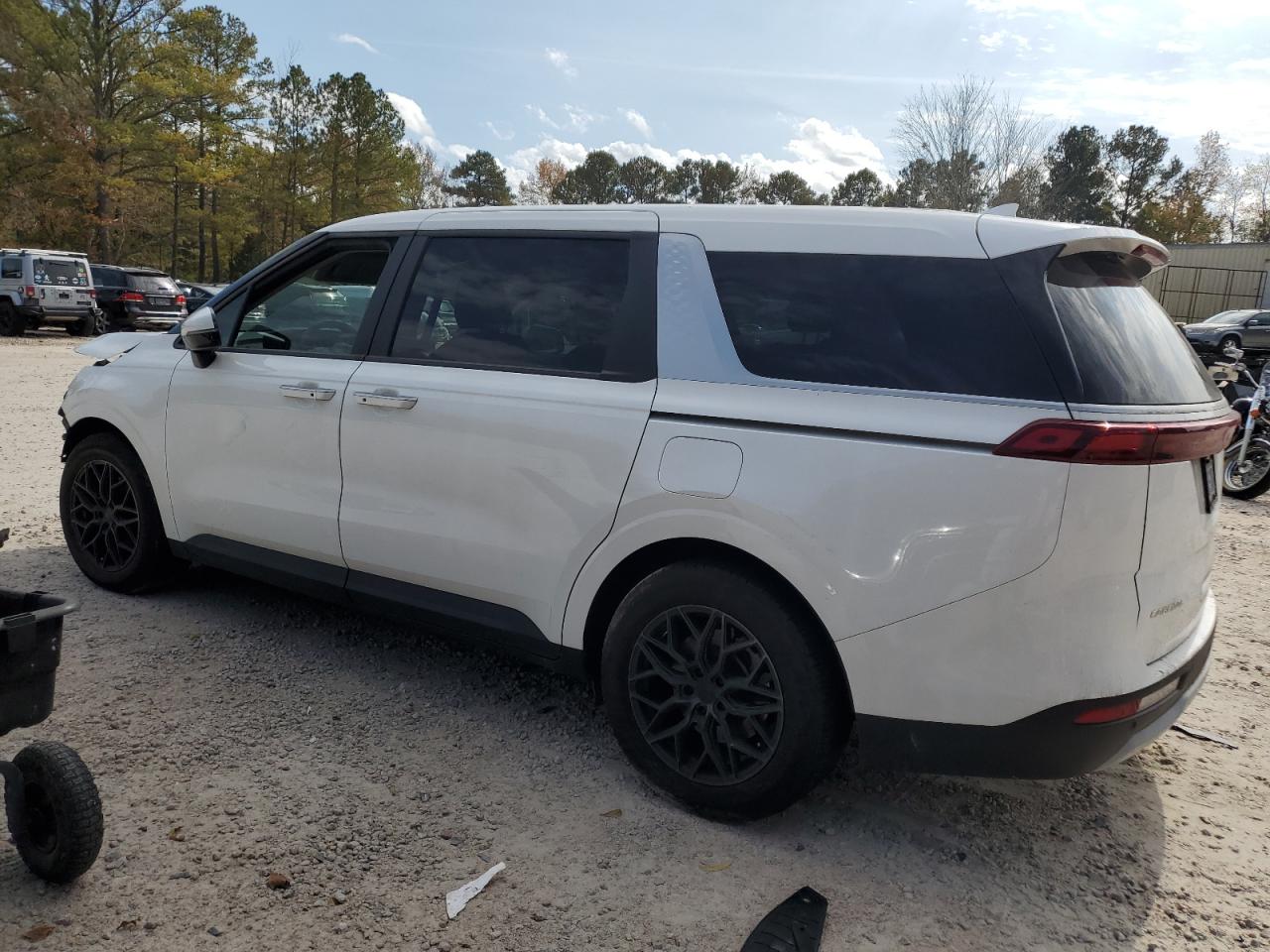 2023 Kia Carnival - Image 2