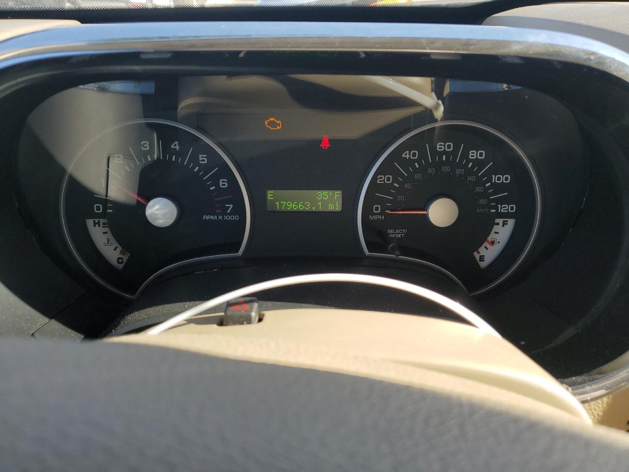 2010 Ford Explorer - Image 9