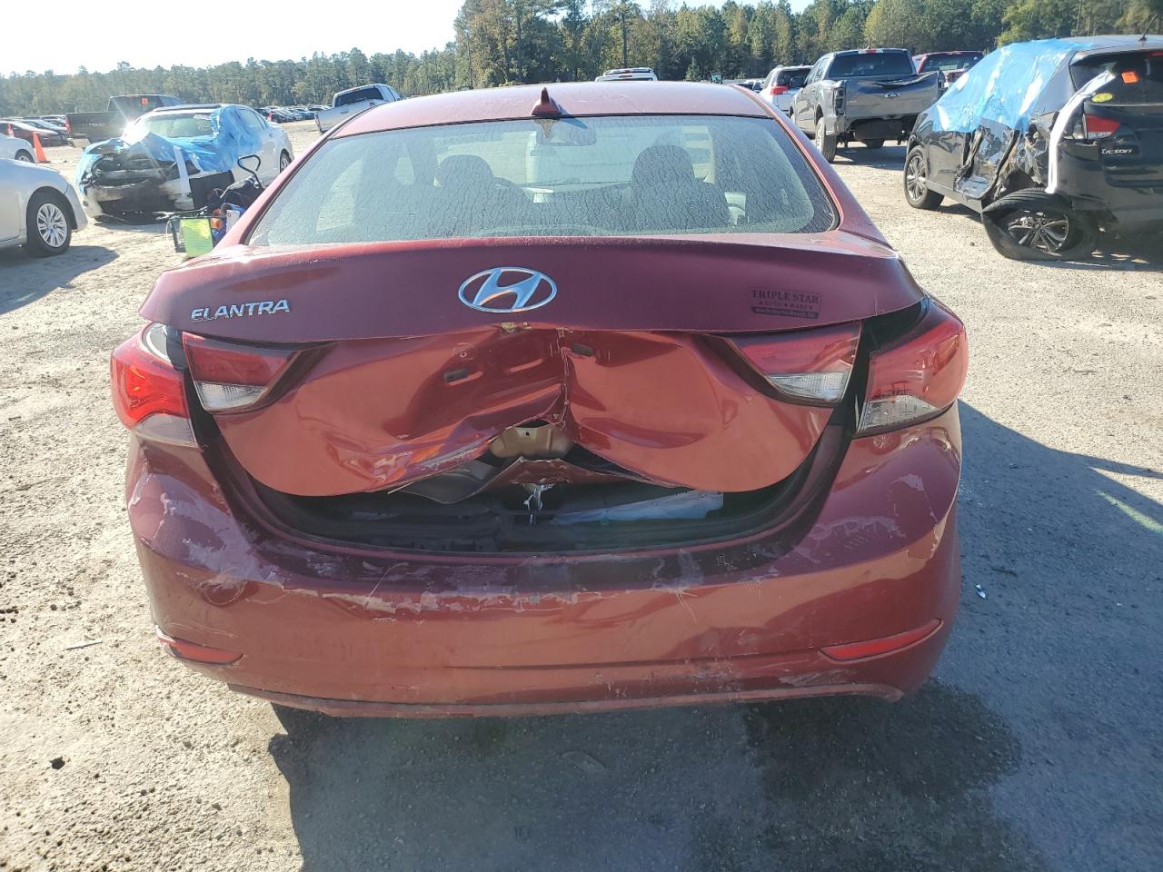 2016 Hyundai Elantra - Image 6