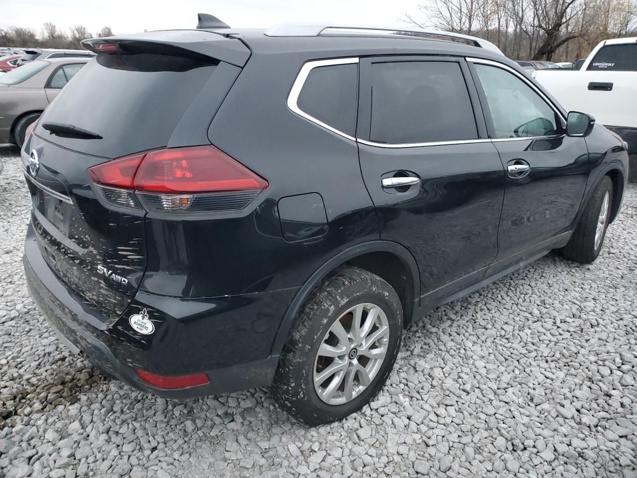 2018 Nissan Rogue - Image 3