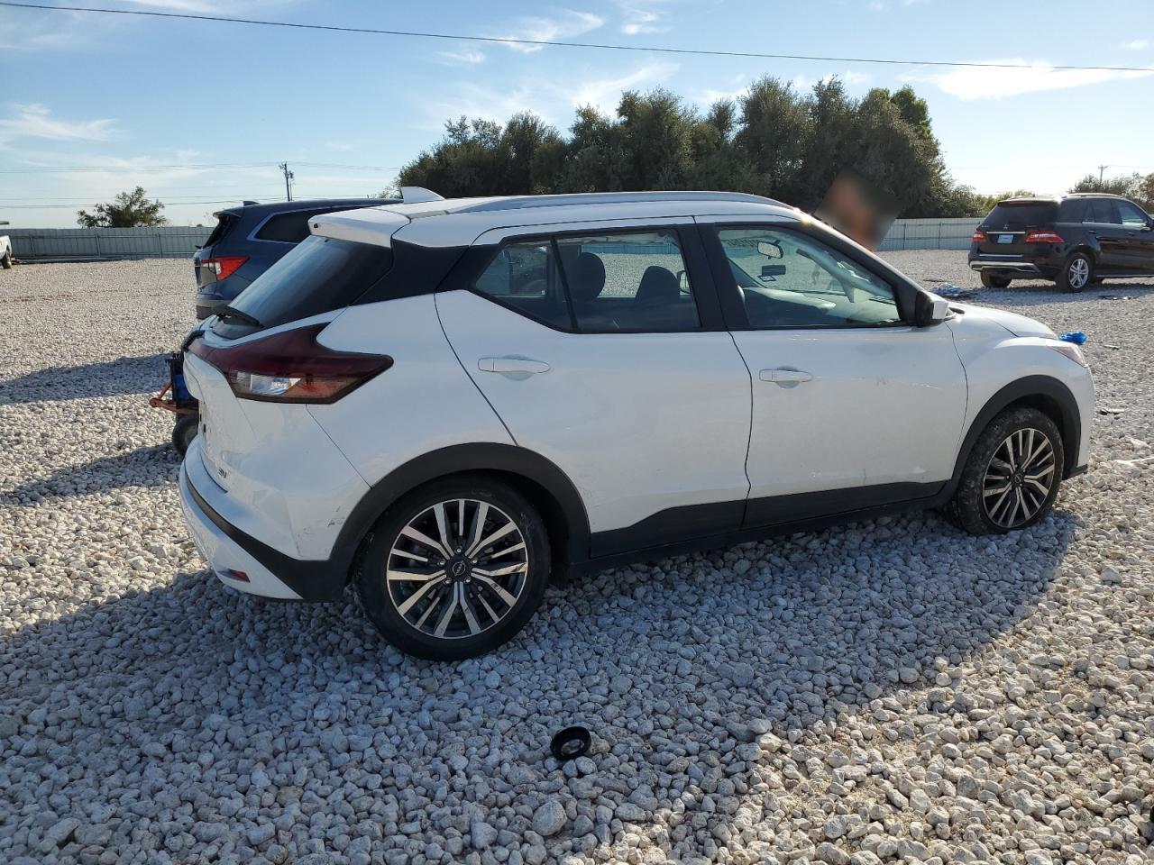 2022 Nissan Kicks - Image 3