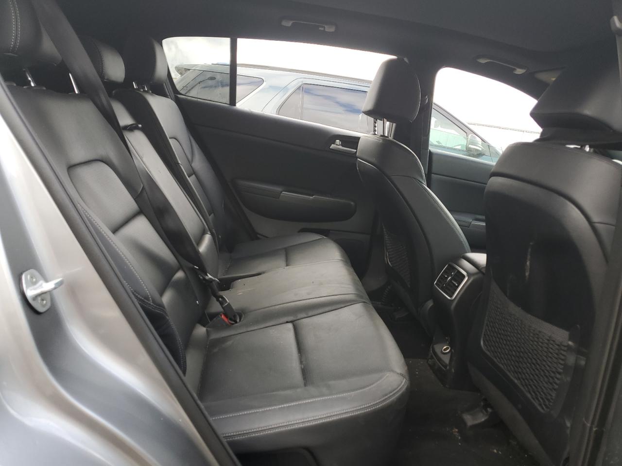 2020 Kia Sportage - Image 11