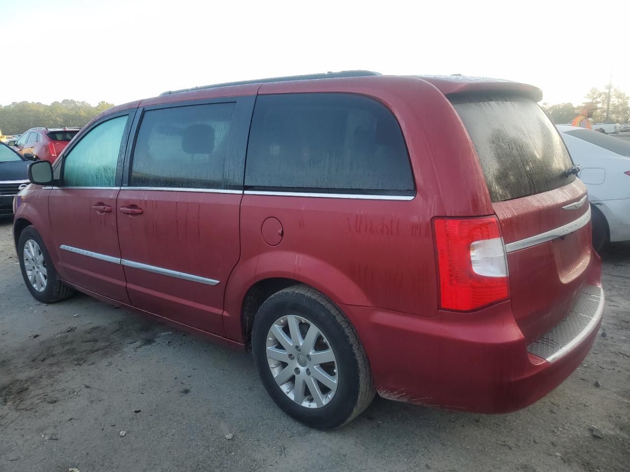 2014 Chrysler Town & Country - Image 2