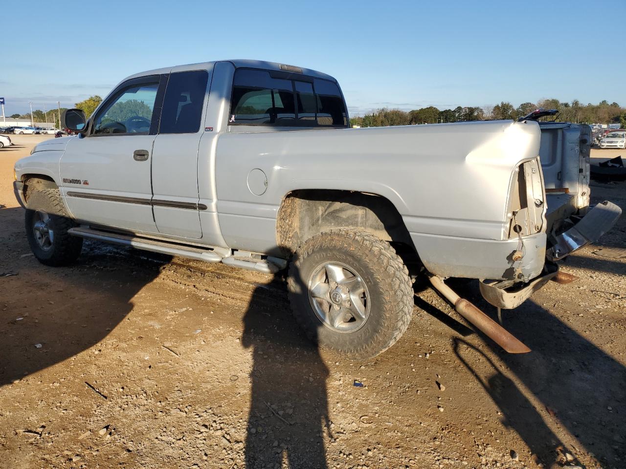 2000 Dodge RAM - Image 2