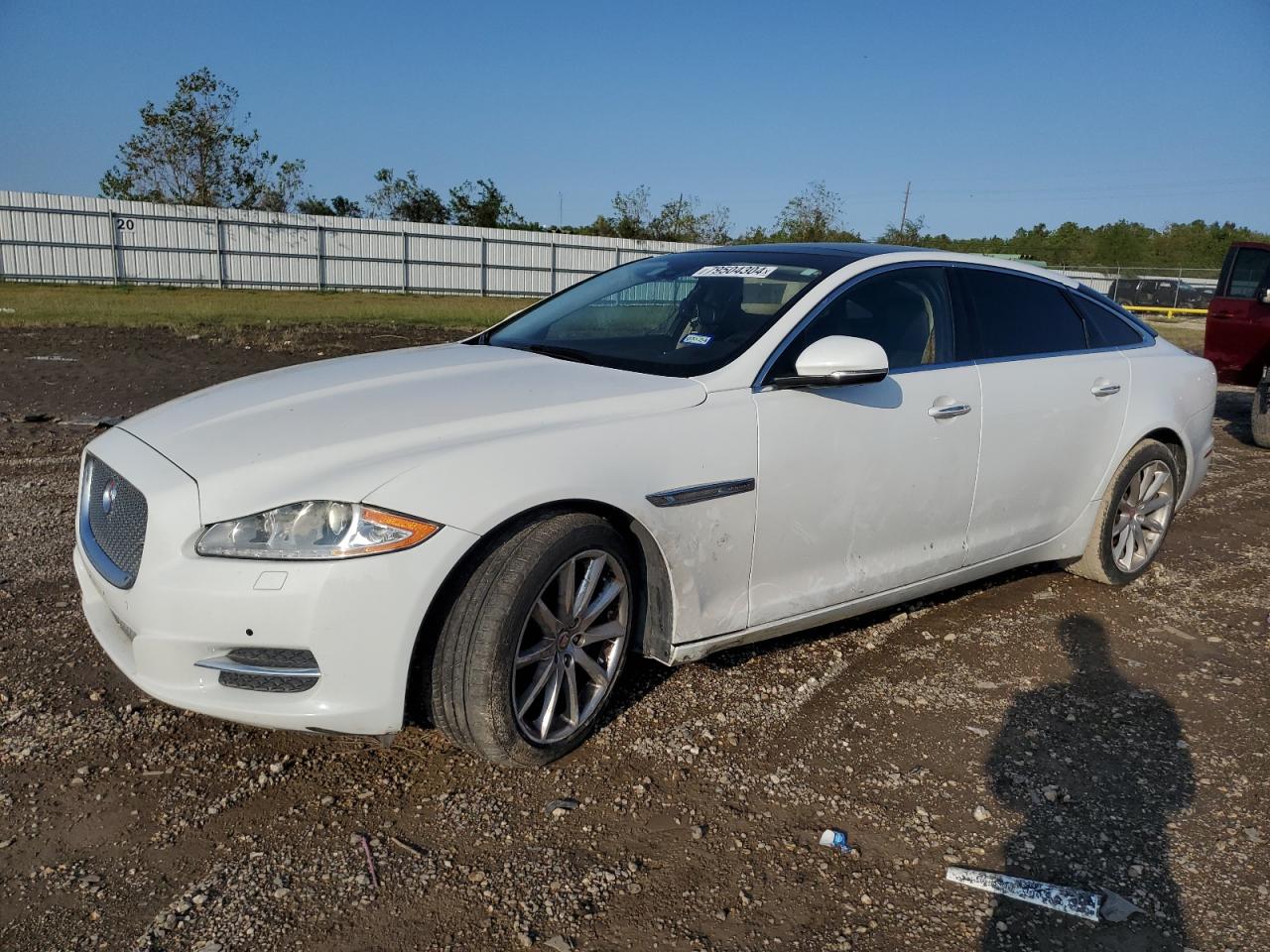 2014 Jaguar XJ - Image 1
