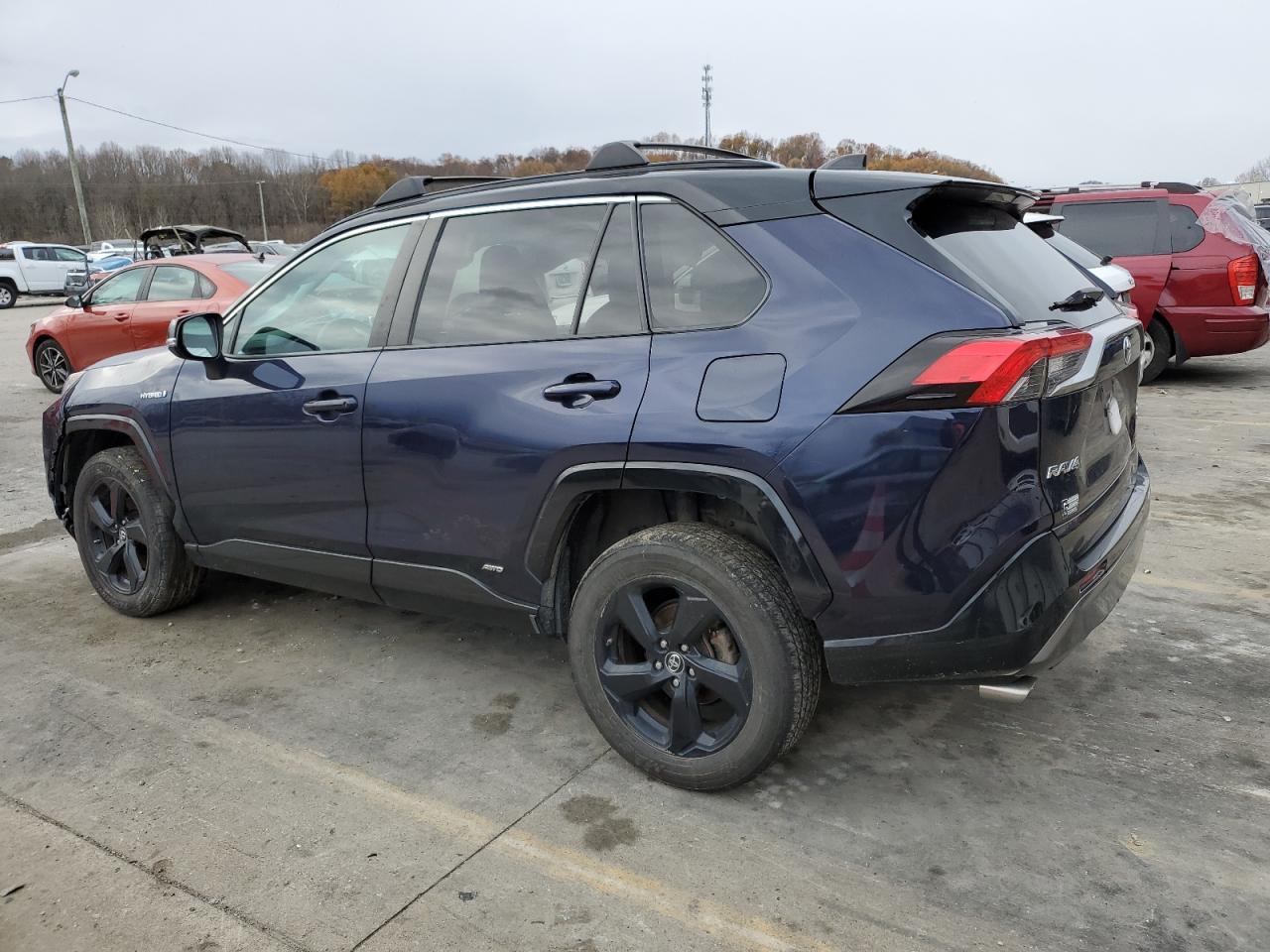 2019 Toyota RAV 4 - Image 2