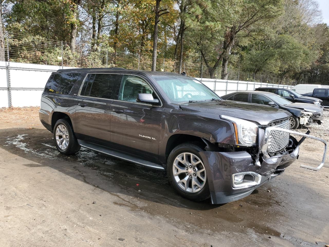 2015 GMC Yukon - Image 4