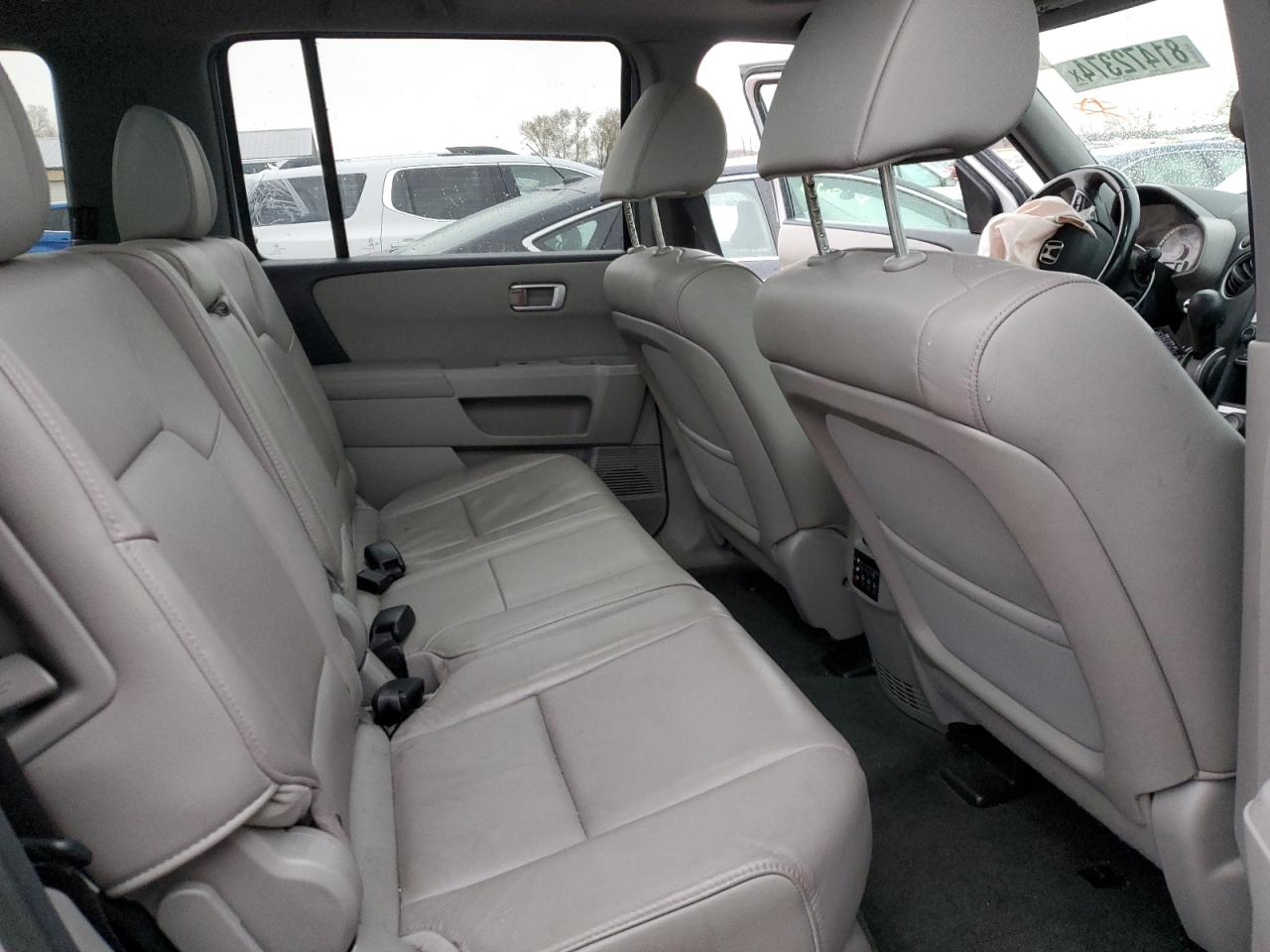 2014 Honda Pilot - Image 11
