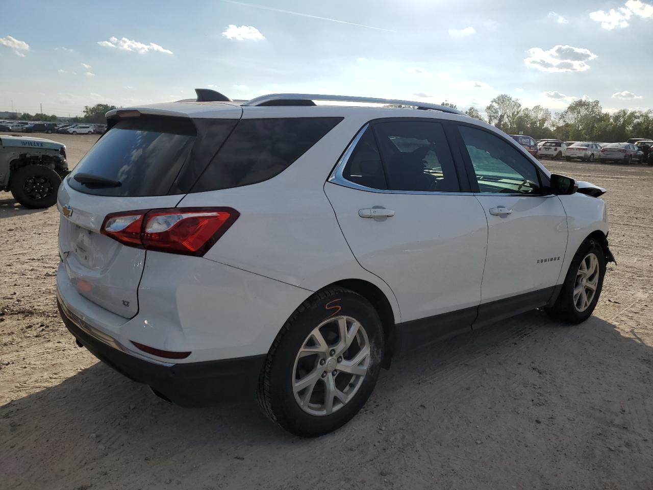 2019 Chevrolet Equinox - Image 3