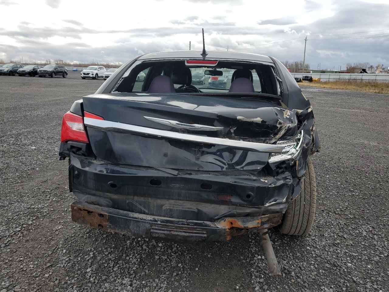 2013 Chrysler 200 - Image 6