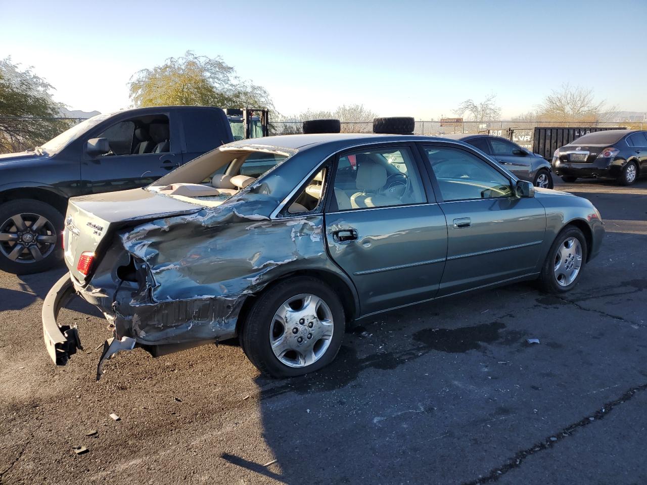 2004 Toyota Avalon - Image 3