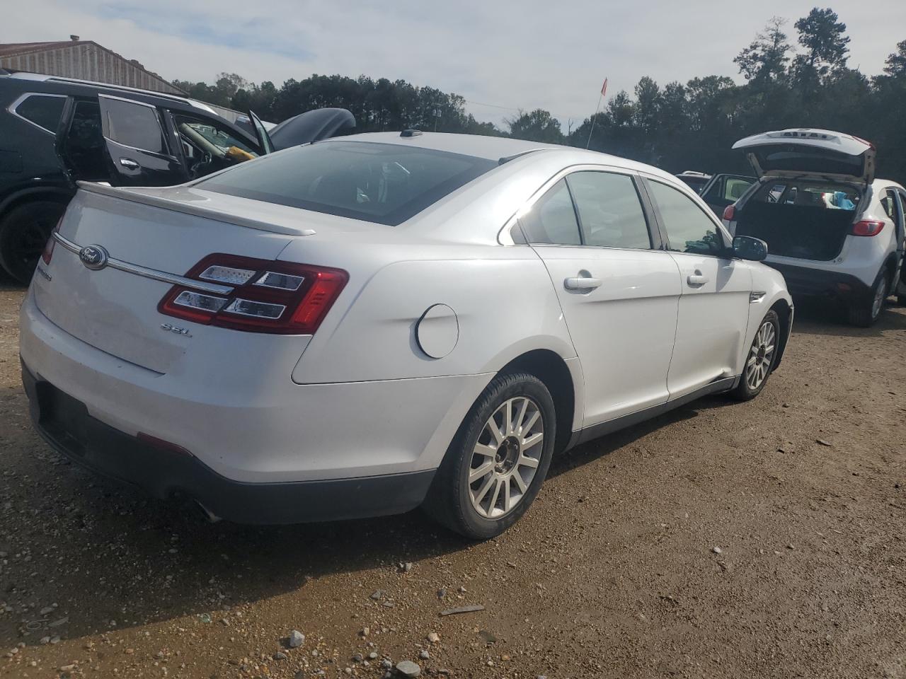 VIN 1FAHP2E95EG182994 2014 FORD TAURUS no.3