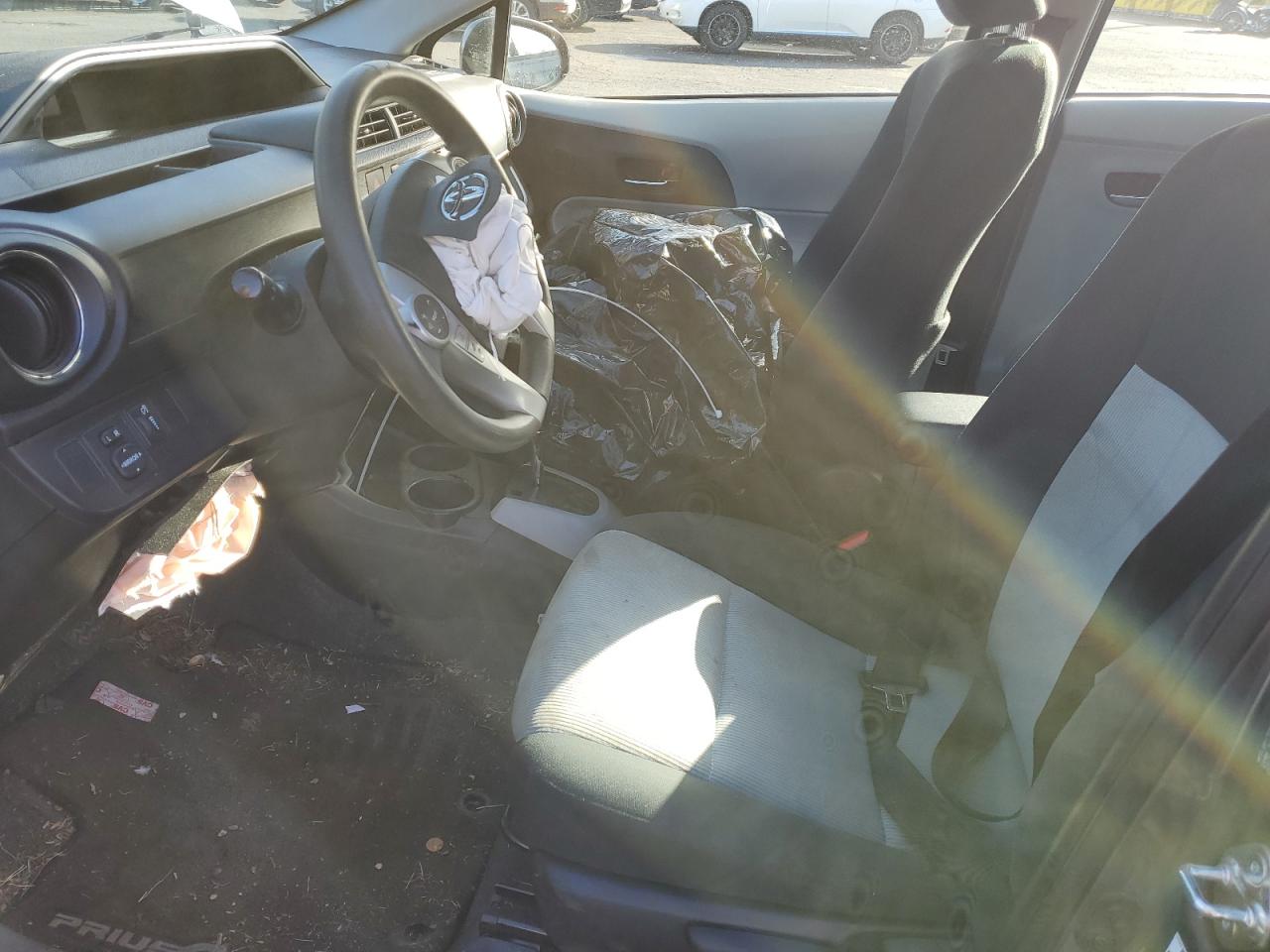 2014 Toyota Prius - Image 7