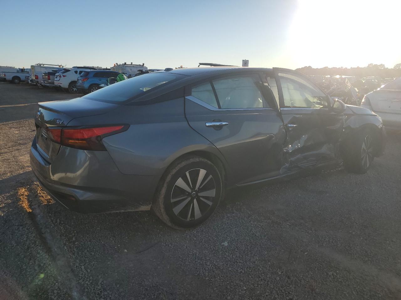 VIN 1N4BL4DV2NN388149 2022 NISSAN ALTIMA no.3