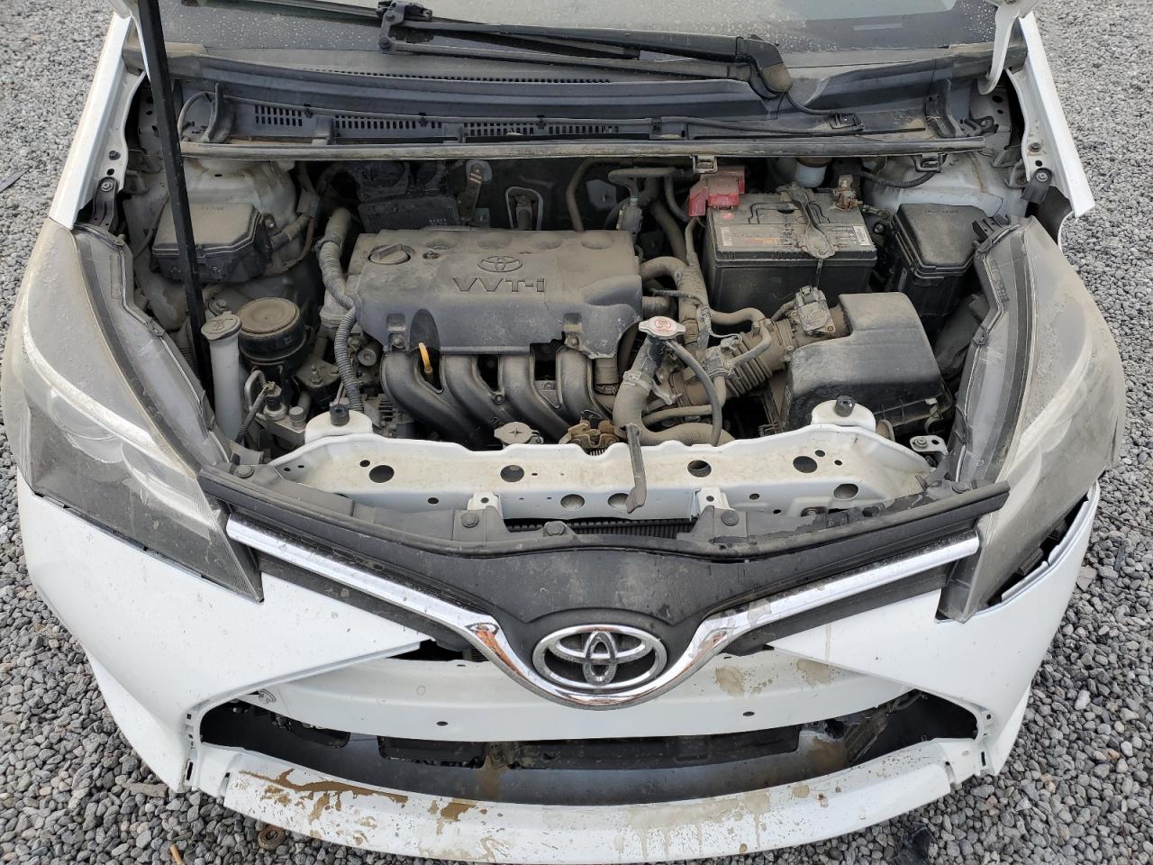 2017 Toyota Yaris - Image 13