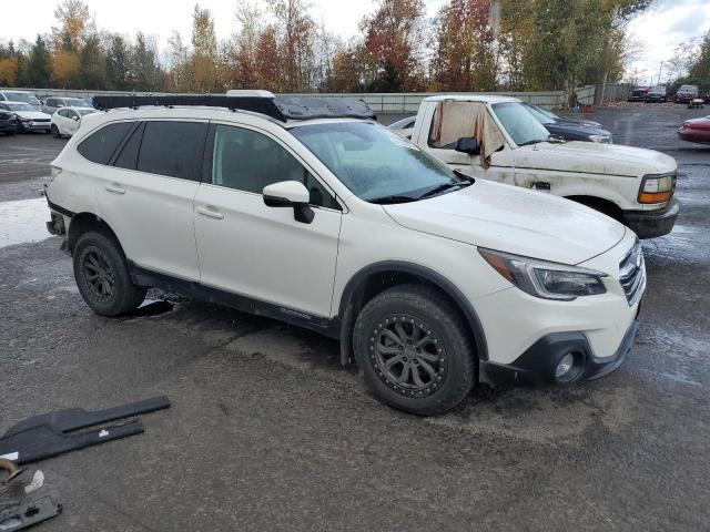  SUBARU OUTBACK 2018 Белый