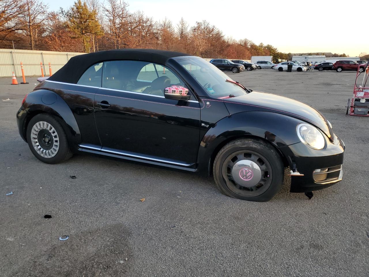 2015 Volkswagen Beetle - Image 4
