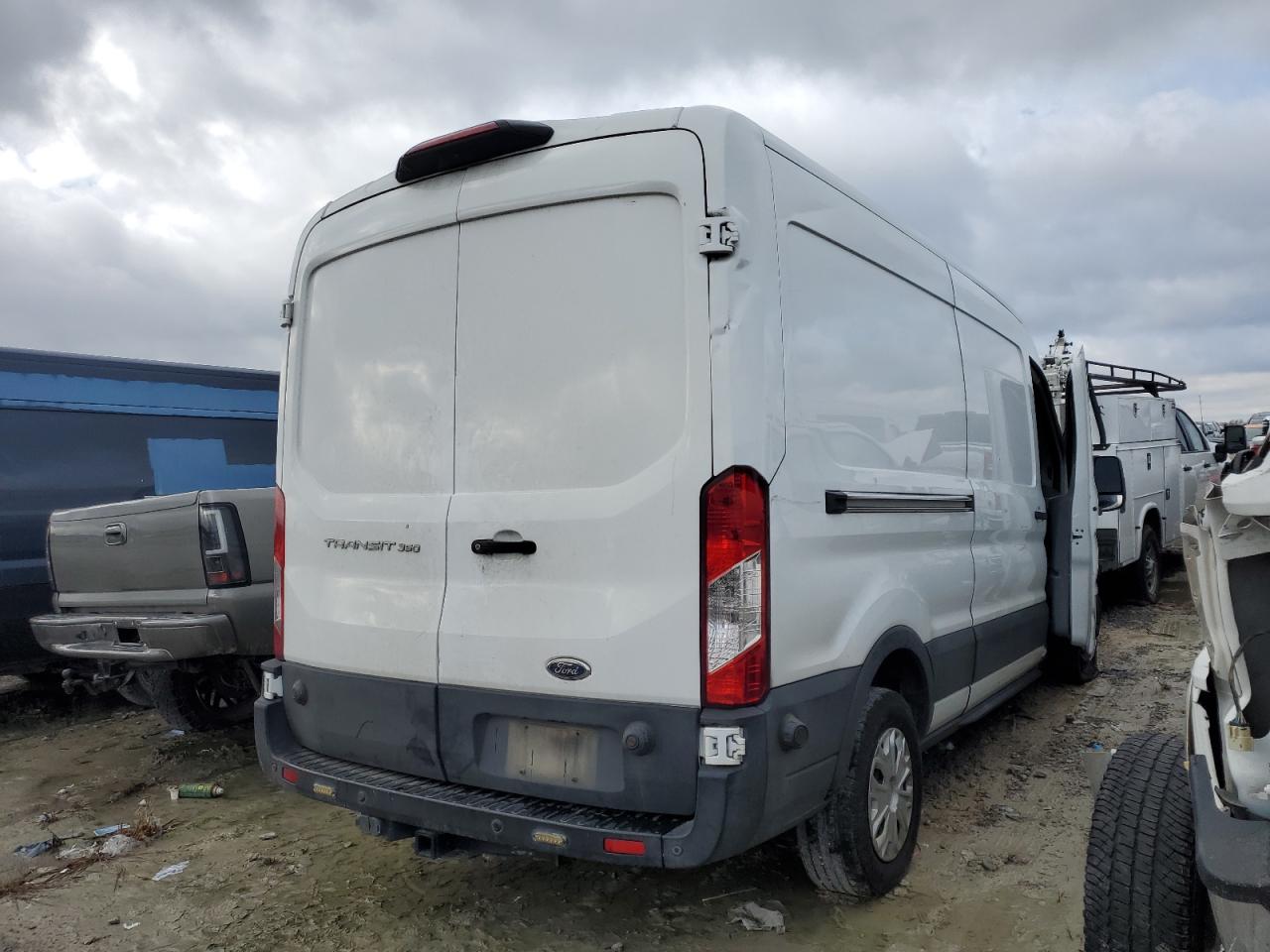 VIN 1FTBW2CM7KKB70235 2019 FORD TRANSIT no.3