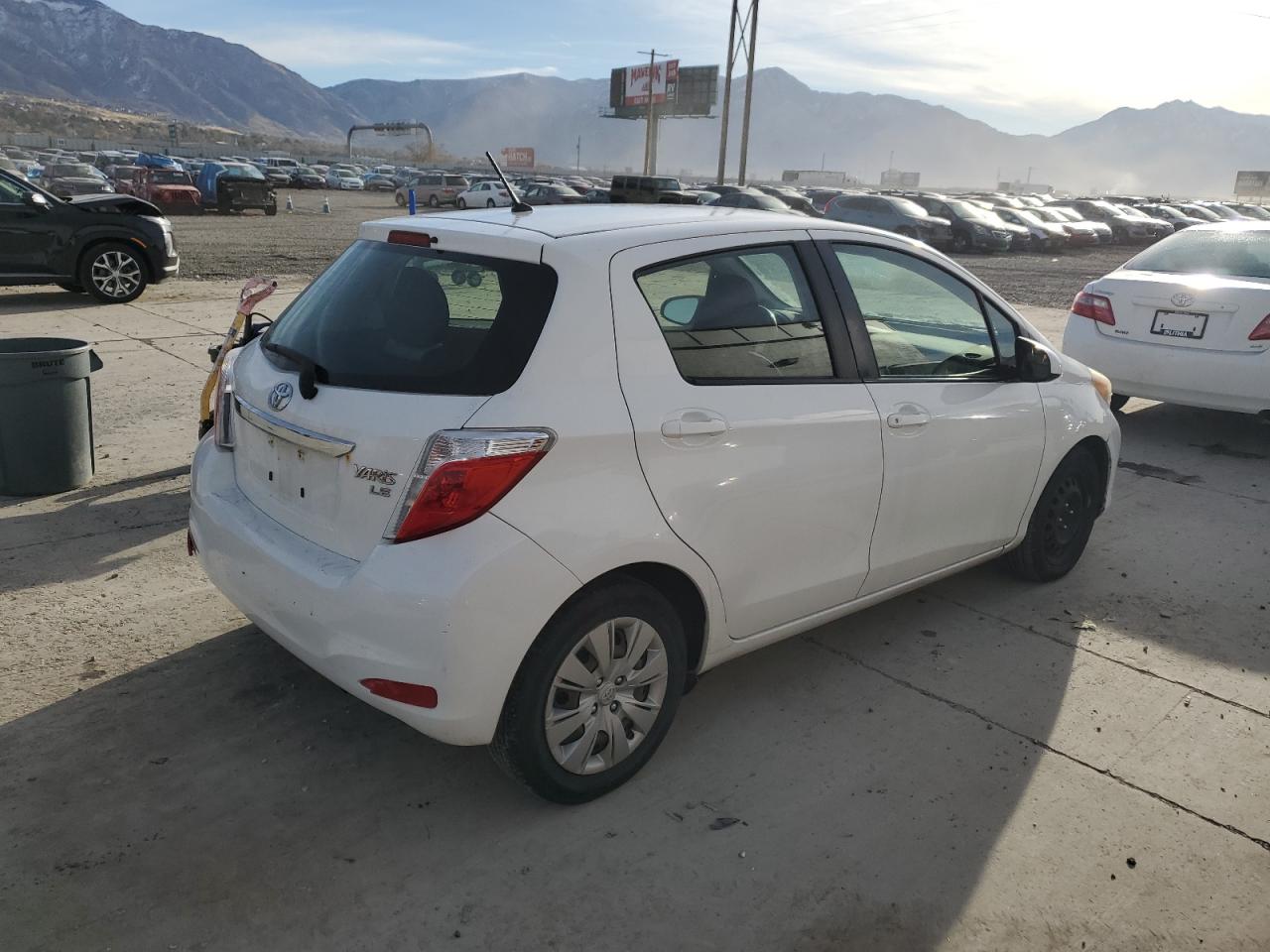 2013 Toyota Yaris - Image 3