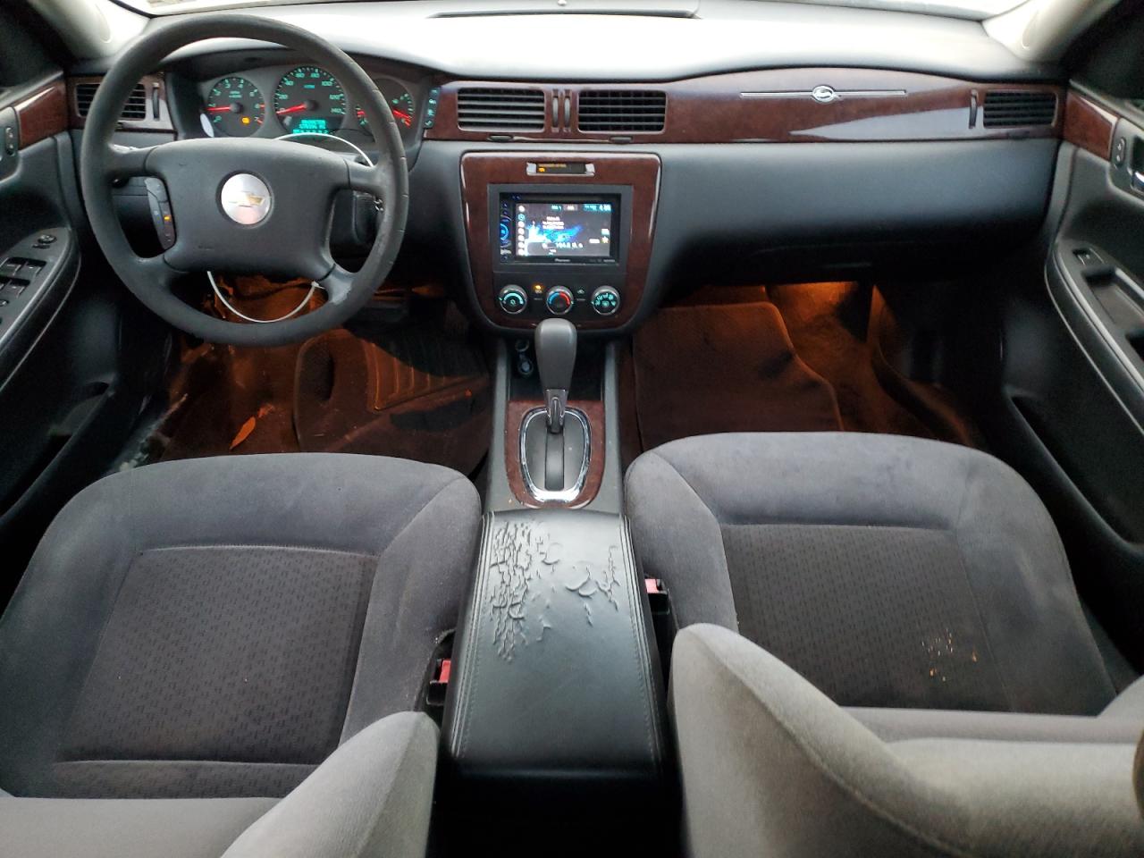 2011 Chevrolet Impala - Image 8
