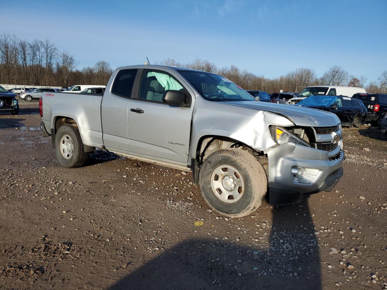 VIN 1GCHTBEN6K1104340 2019 CHEVROLET COLORADO no.4