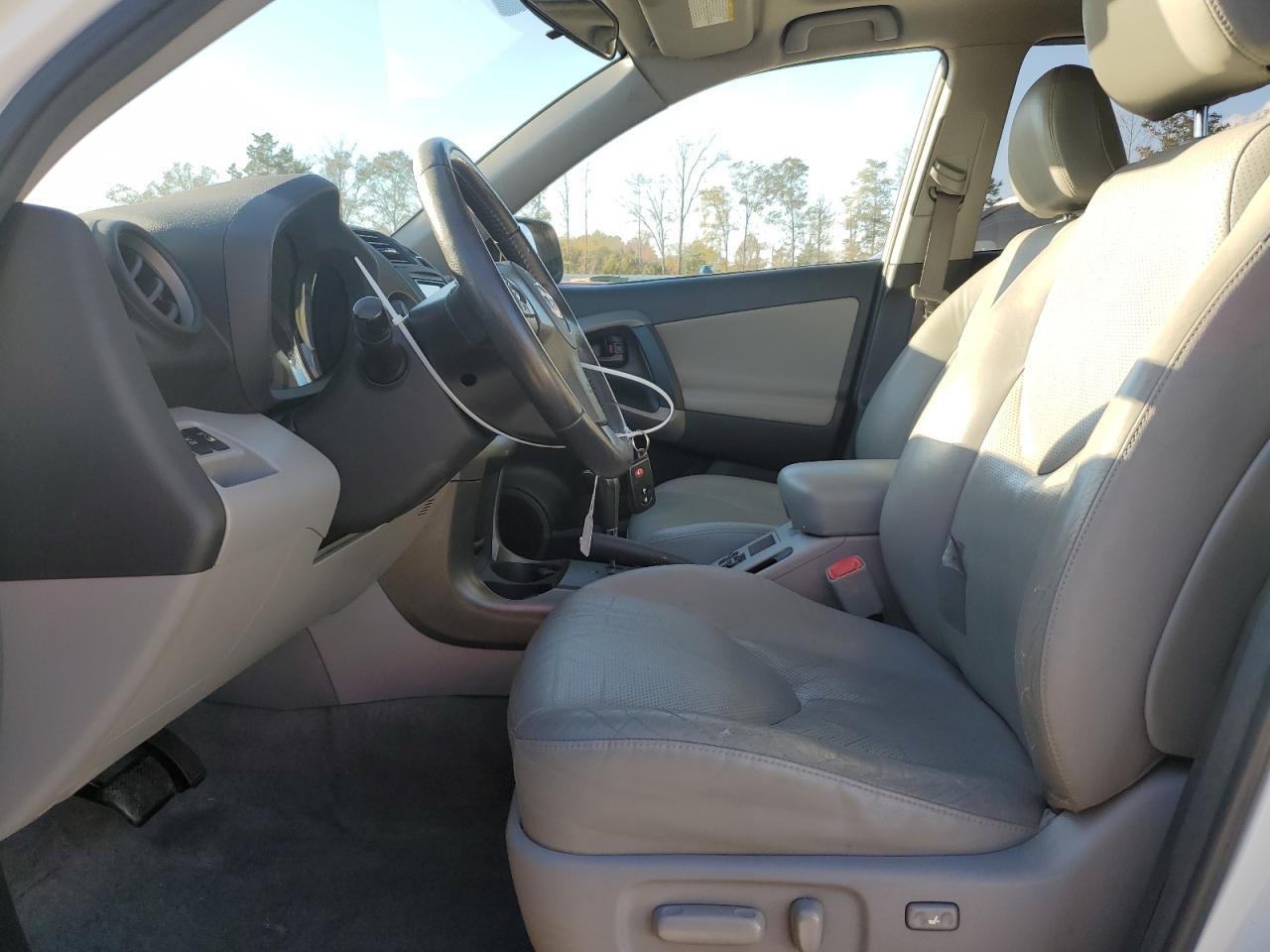 2010 Toyota RAV 4 - Image 7