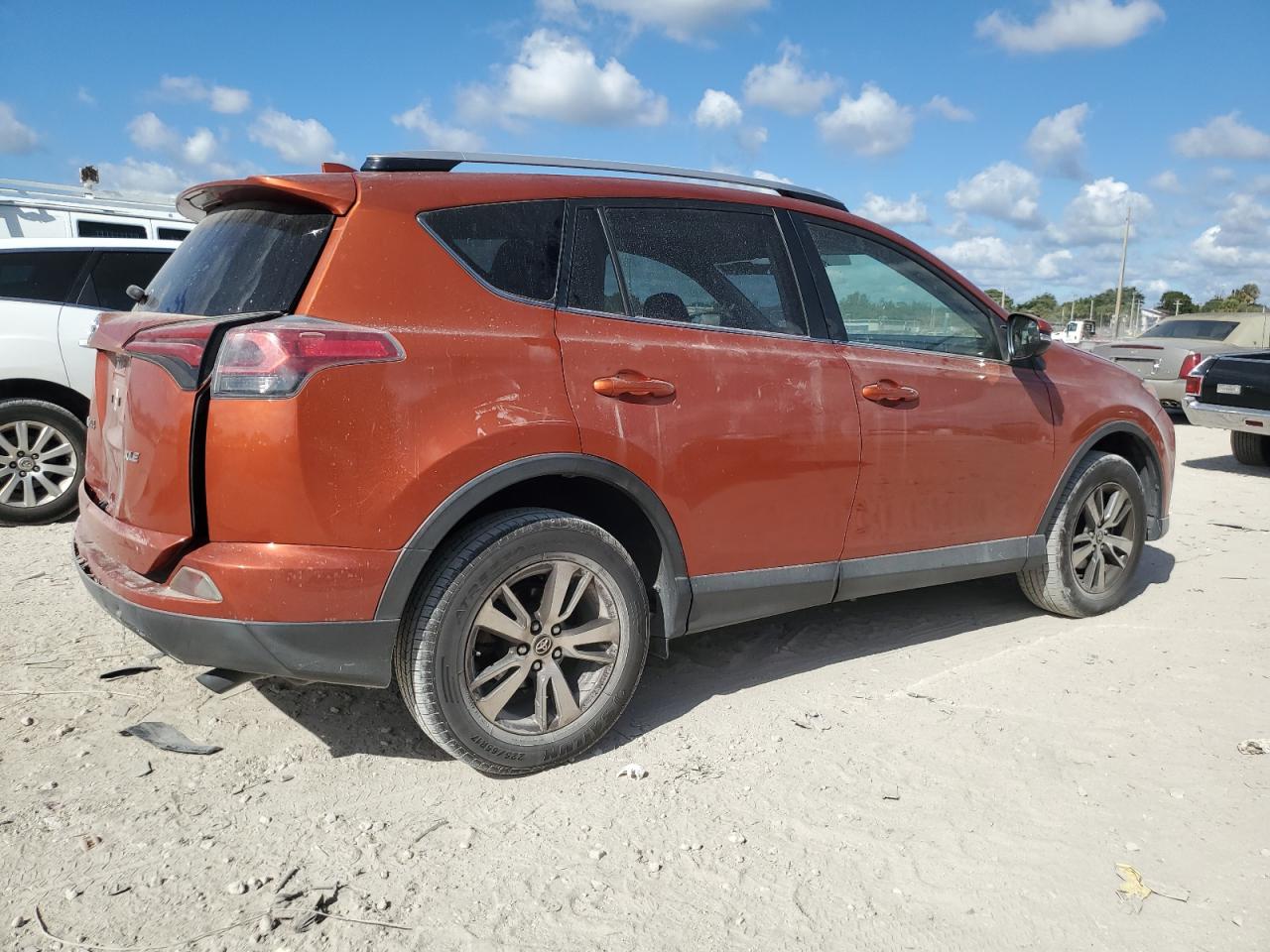 2016 Toyota RAV 4 - Image 3