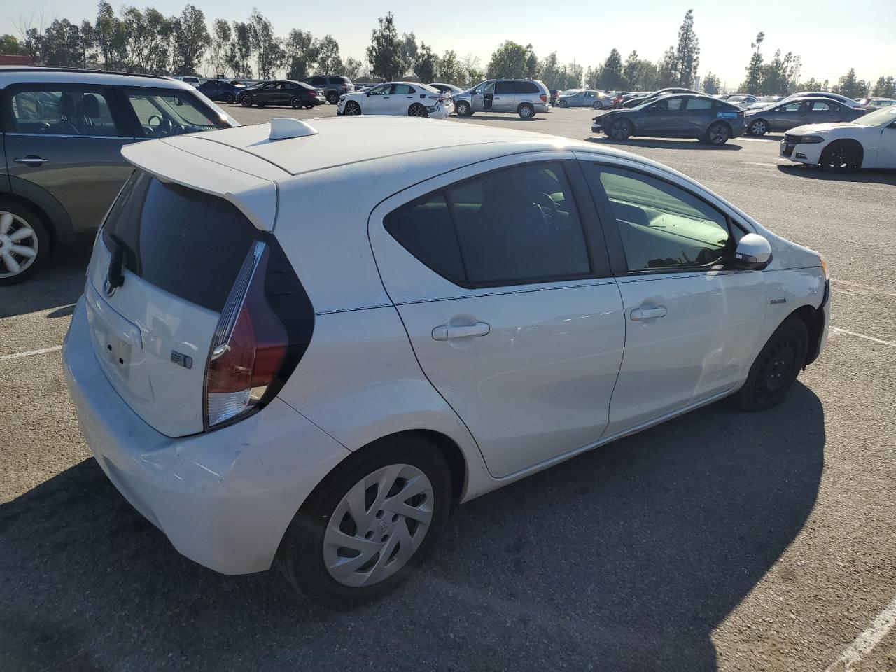 VIN JTDKDTB37G1137611 2016 TOYOTA PRIUS no.3