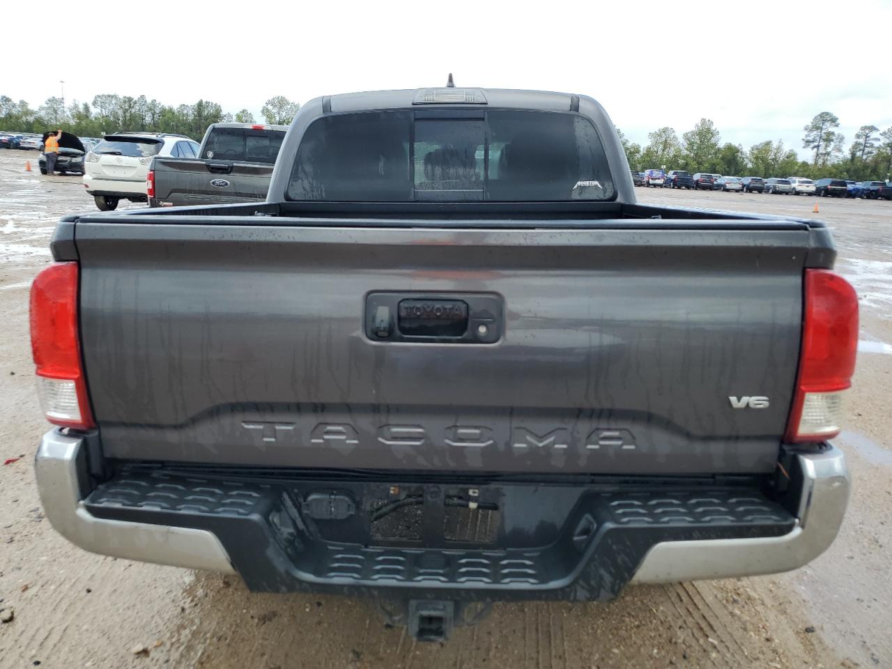 VIN 5TFAZ5CN8JX068327 2018 TOYOTA TACOMA no.6