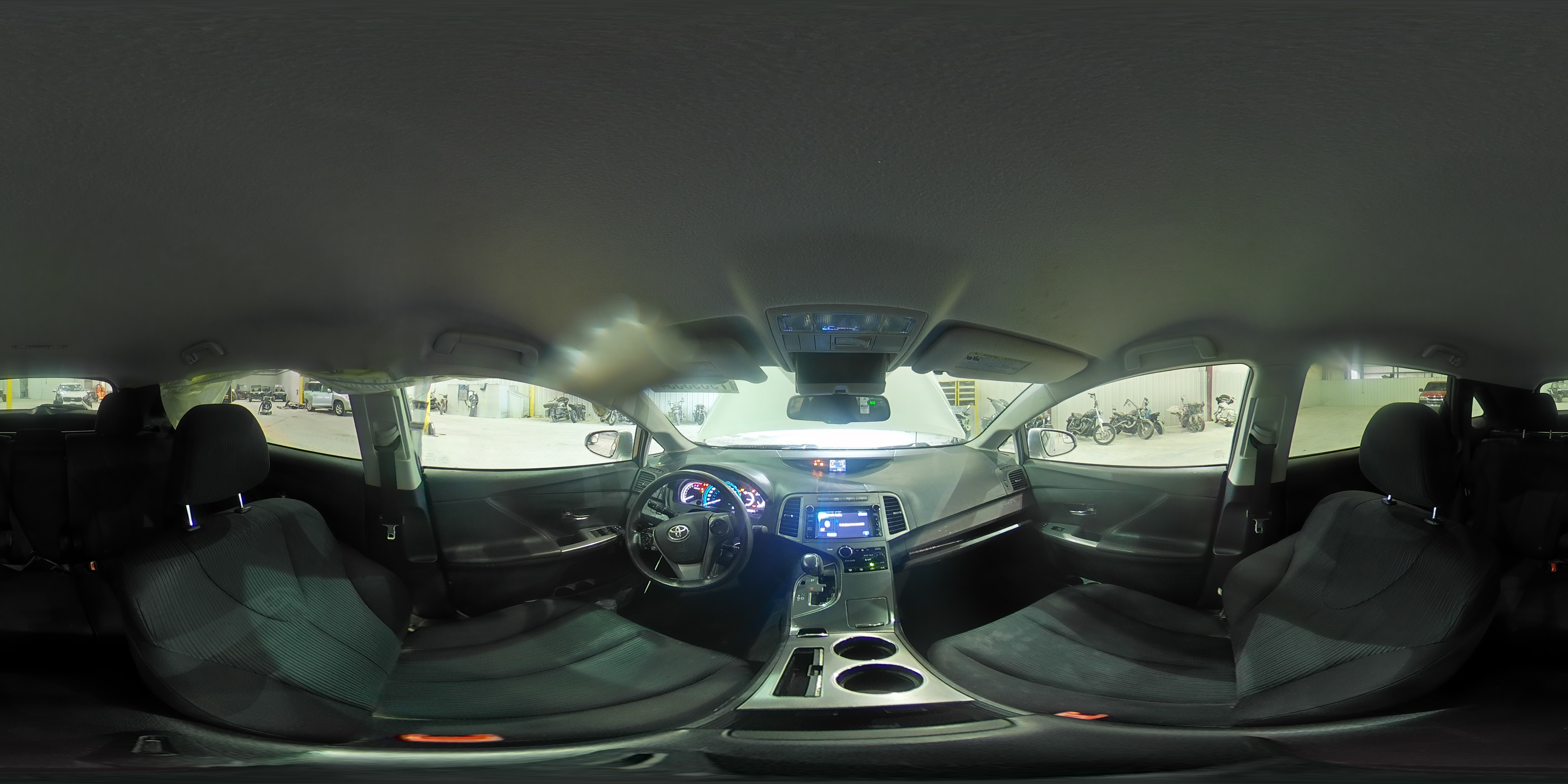 2014 Toyota Venza - Image 16