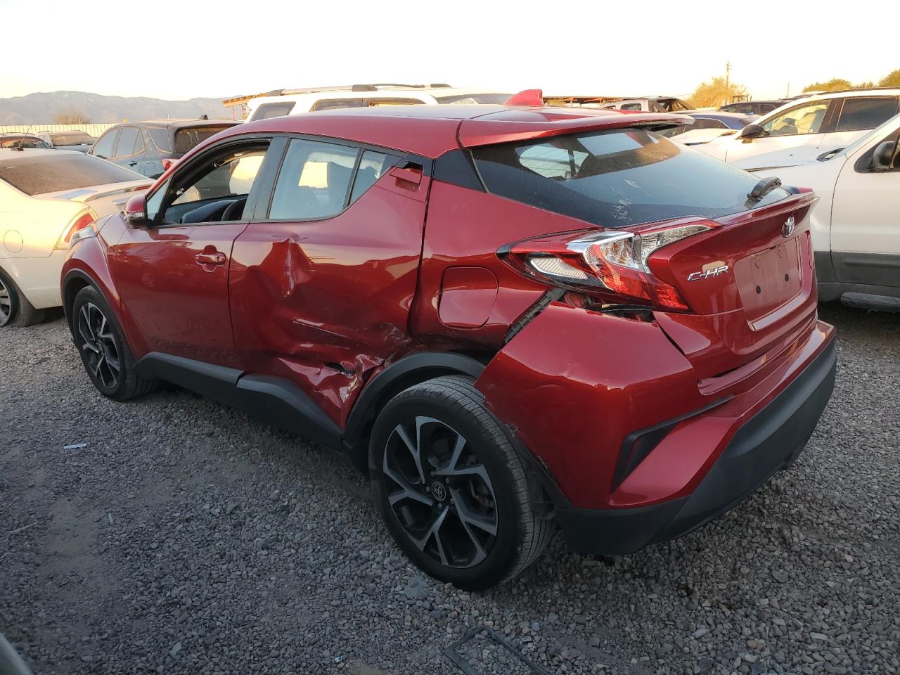 VIN NMTKHMBX3LR105943 2020 TOYOTA C-HR no.2