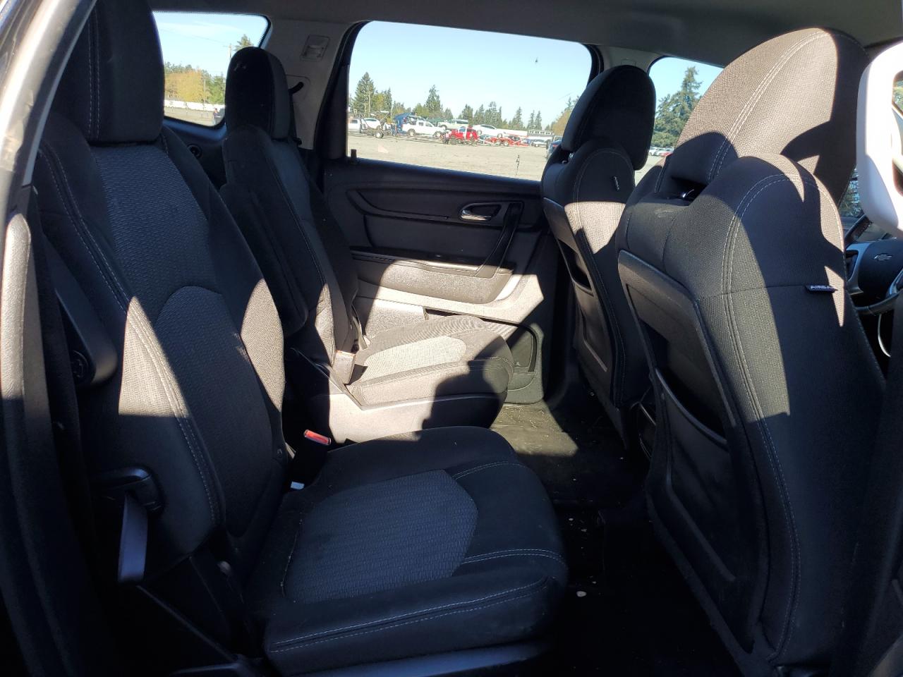 2016 Chevrolet Traverse - Image 11