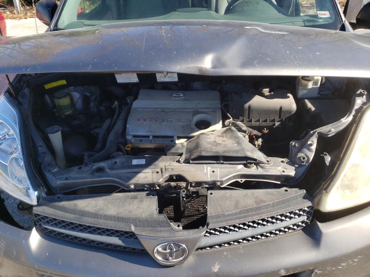 2005 Toyota Sienna - Image 12