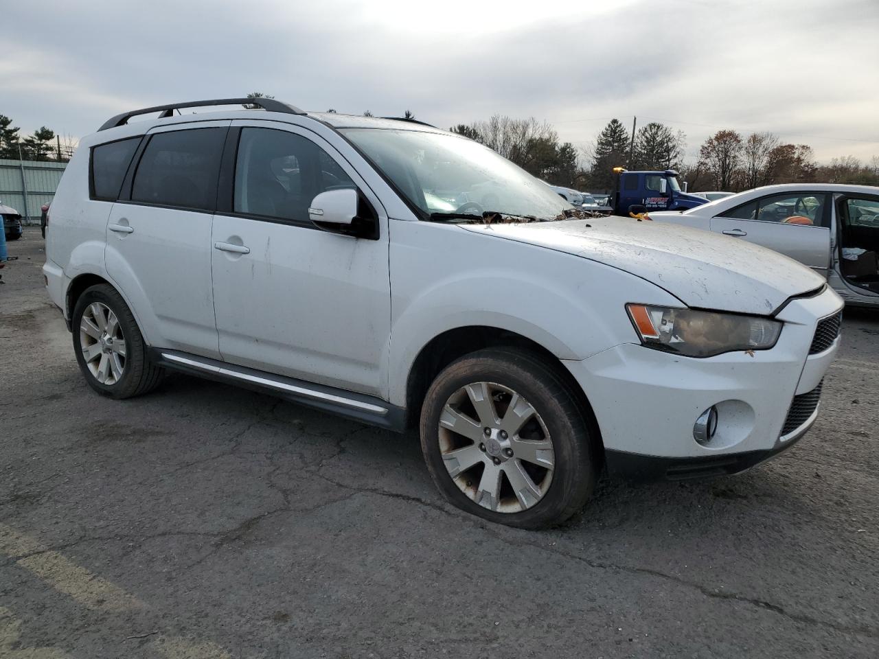 2010 Mitsubishi Outlander - Image 4