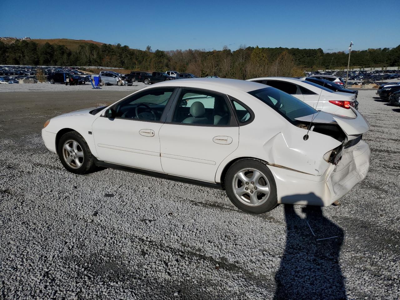 2003 Ford Taurus - Image 2