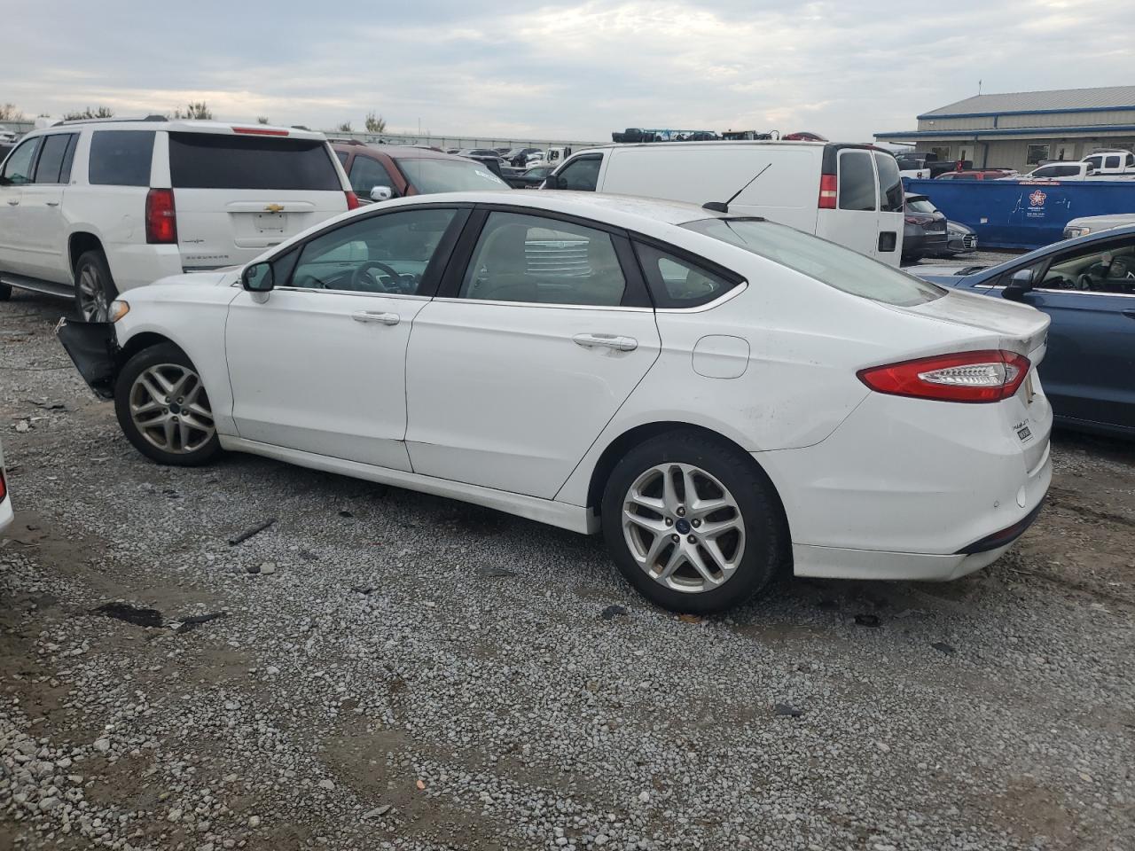 2016 Ford Fusion - Image 2