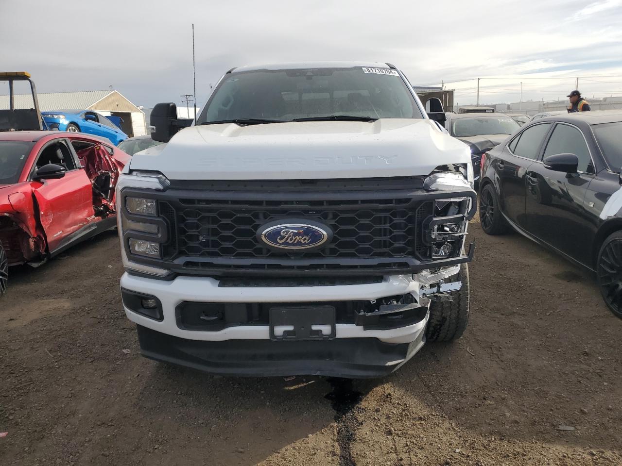 2023 Ford F350 - Image 5