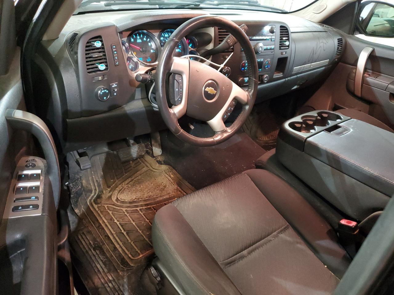 2010 Chevrolet Silverado - Image 8