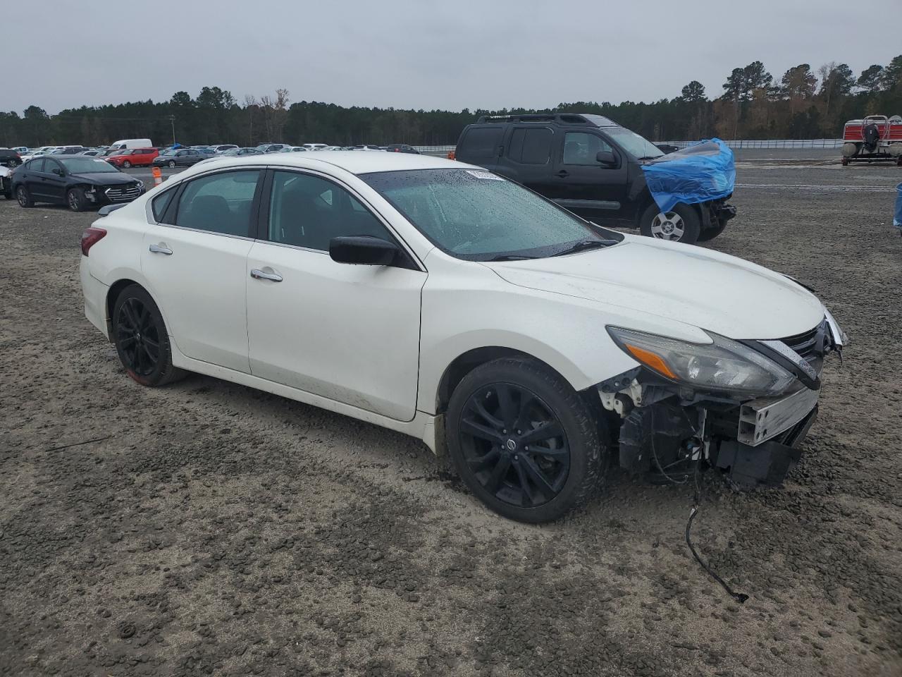 VIN 1N4AL3AP9HC192088 2017 NISSAN ALTIMA no.4