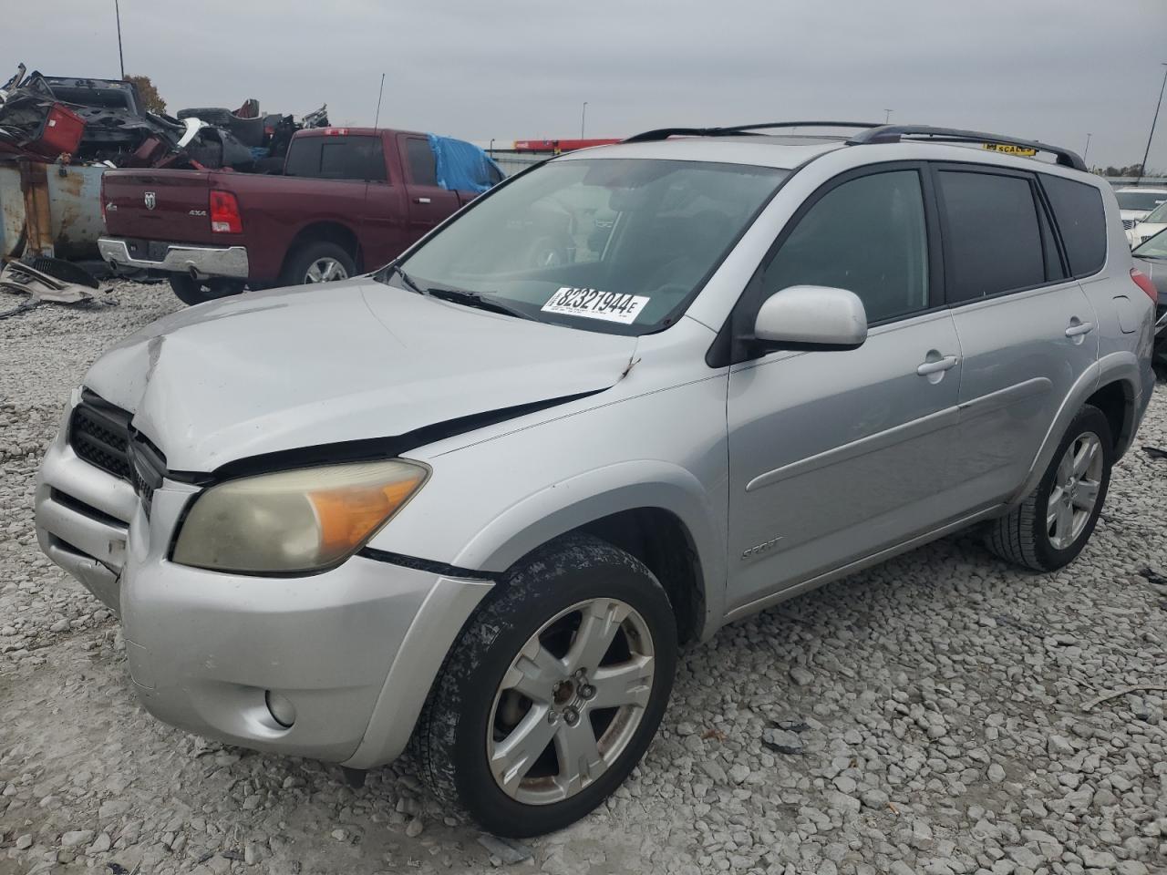 2007 Toyota RAV 4 - Image 1