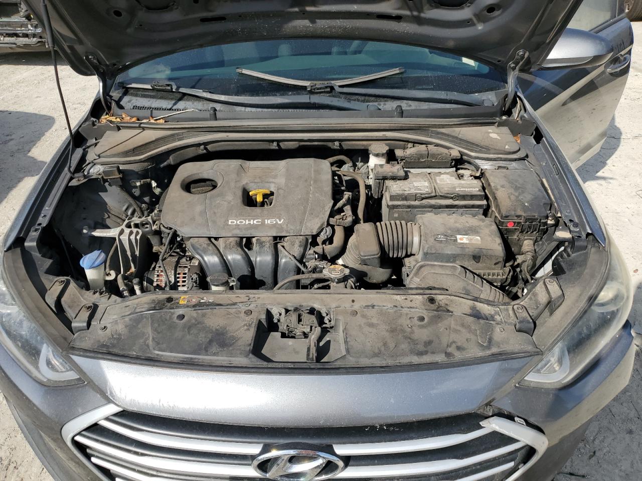 2018 Hyundai Elantra - Image 11