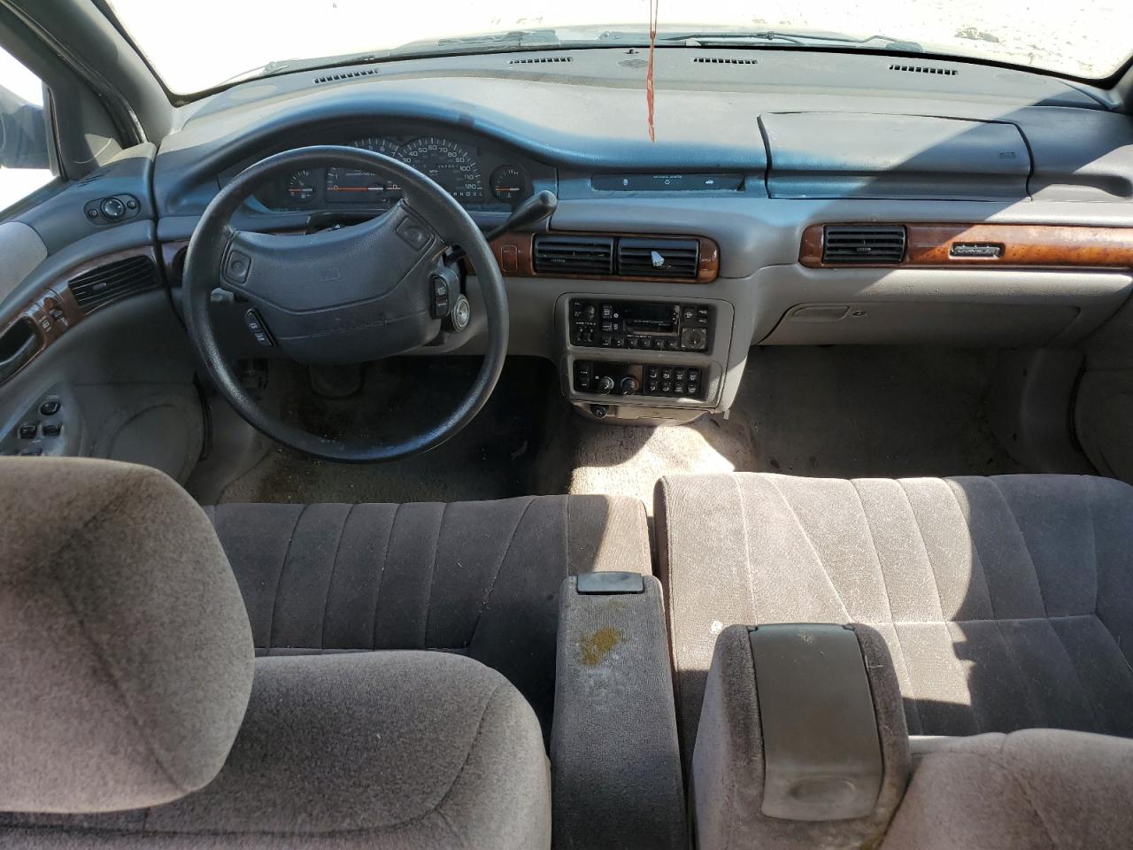 1996 Chrysler Concorde - Image 8